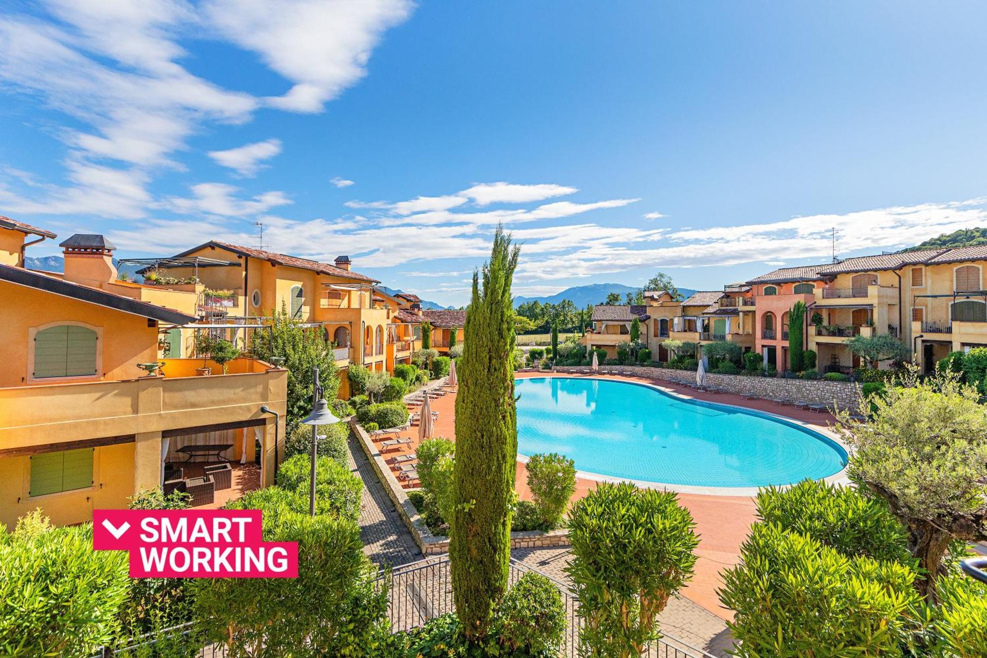Borgo Del Torchio Apartments By Wonderful Italy Manerba del Garda Exterior foto