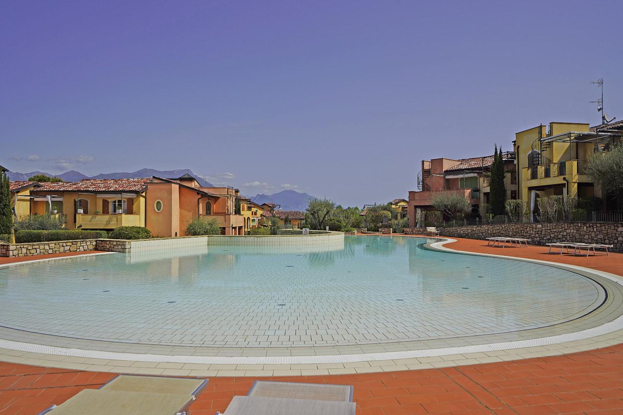Borgo Del Torchio Apartments By Wonderful Italy Manerba del Garda Exterior foto